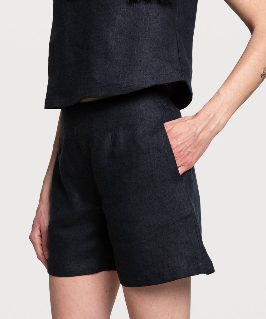 Black / 34 Relaxed Linen Weekend Shorts Miaki Swiss Made Womenswear