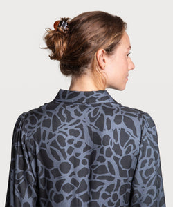 Entspanntes langes Hemdblusenkleid