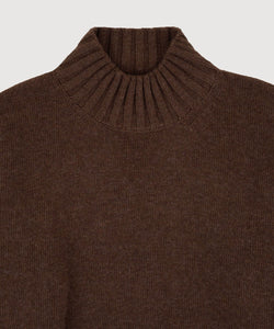 Lässiger Pullover mit Stehkragen