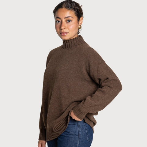 Lässiger Pullover mit Stehkragen
