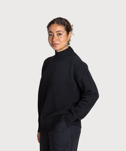 Lässiger Pullover mit Stehkragen