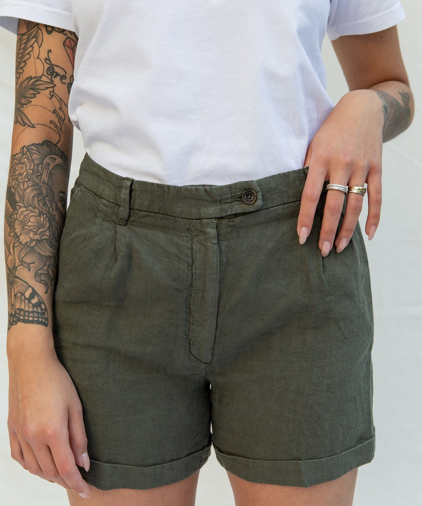 Signature Linen Shorts